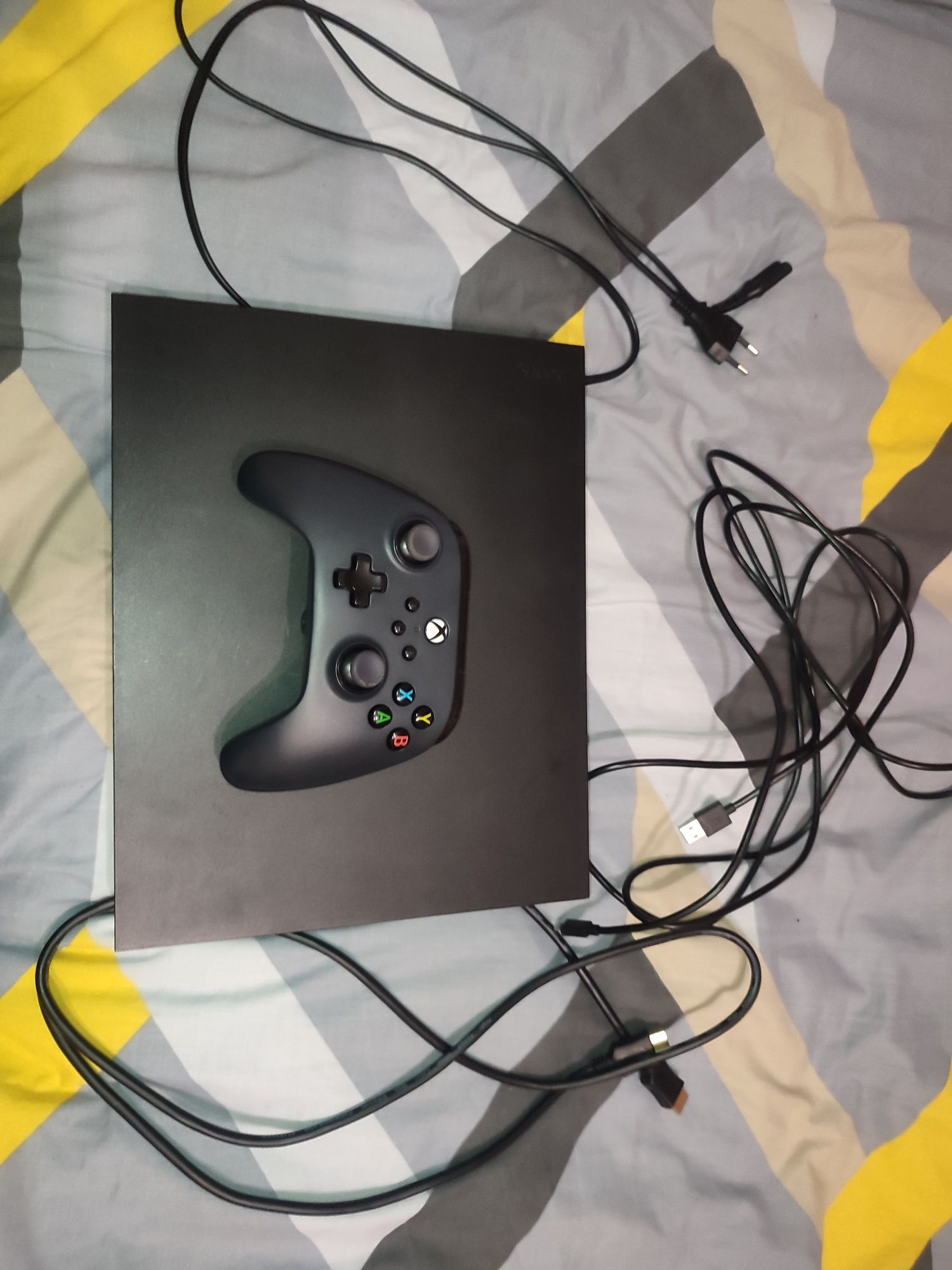 Xbox one x 1Tb 4К + подарунок