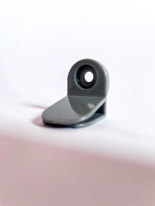 Uchwyt zawieszka do mocowania ścianek i wnęk okiennych