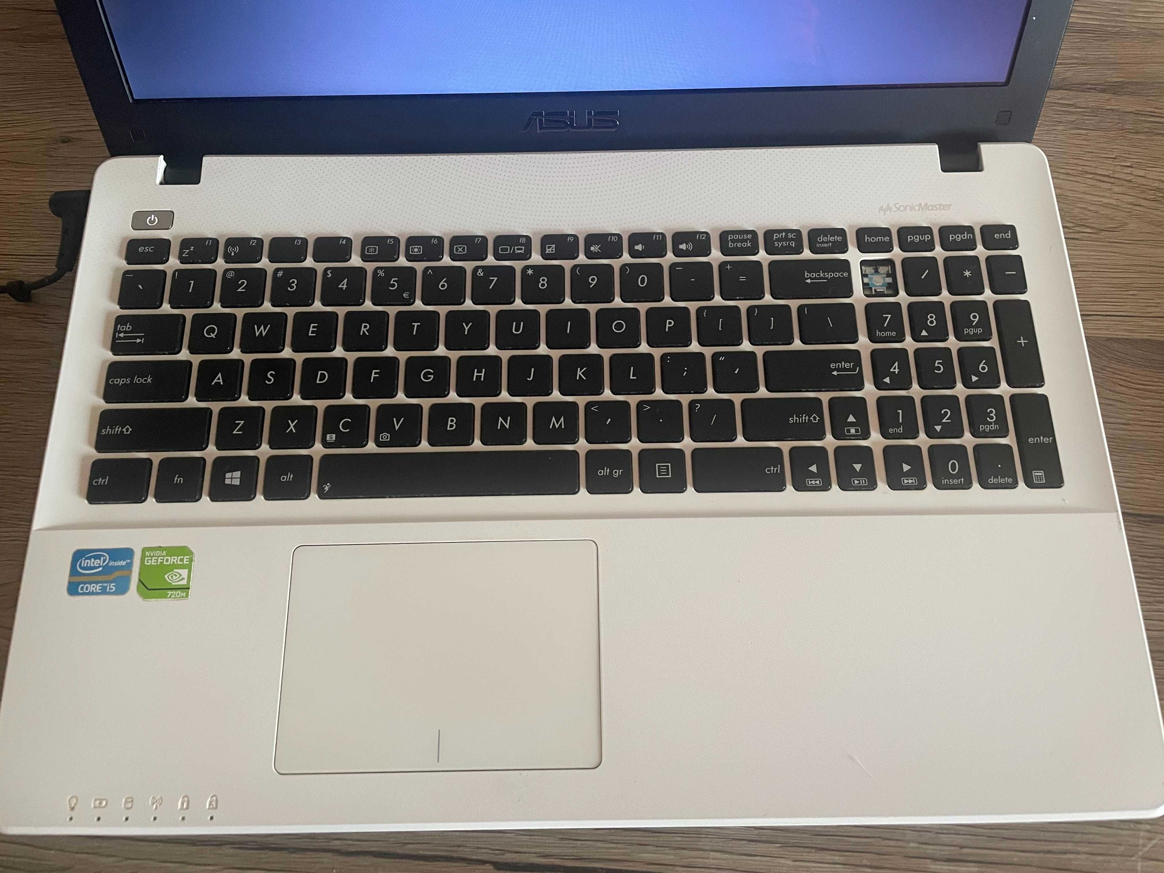 Laptop ASUS X550CC • i5 • SSD 1TB • 4GB RAM • GeForce 720M