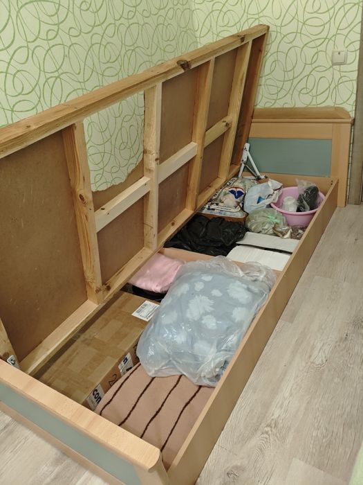 Ліжко односпальне б/в