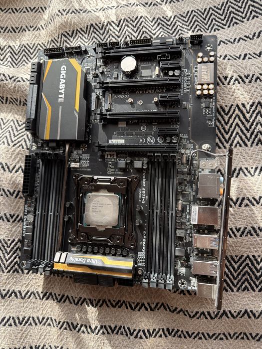 Płyta główna Gigabyte GA-X99-UD4 + Intel core i7 5960X 3.00GHZ