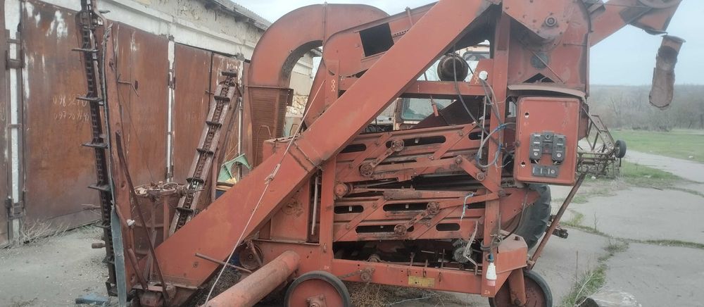Продам комбайн Дон 1500 з комплектом жаток