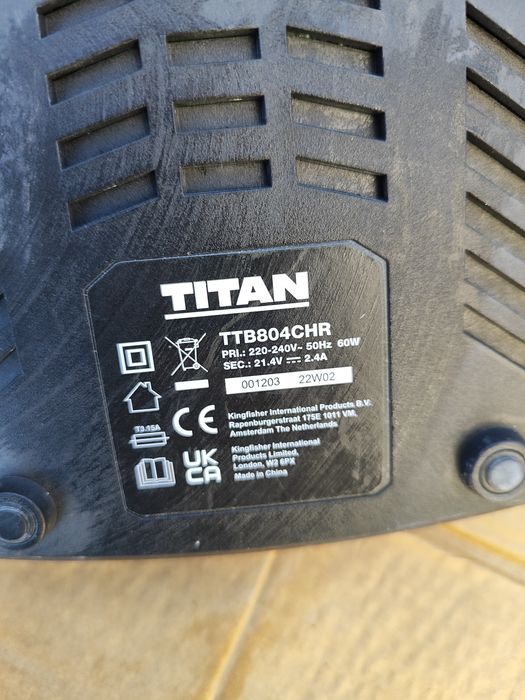 Ładowarka Titan 18v 60wat