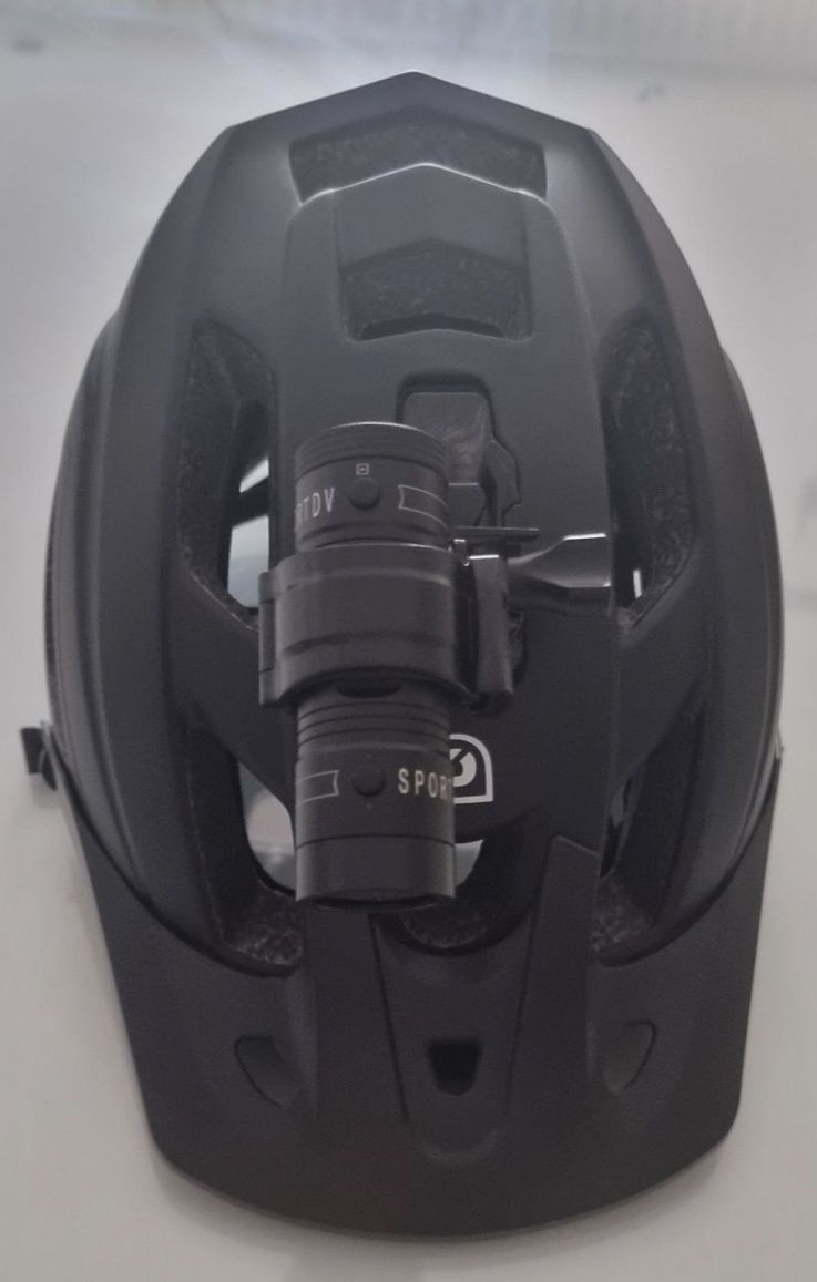 Vendo capacetes e selim