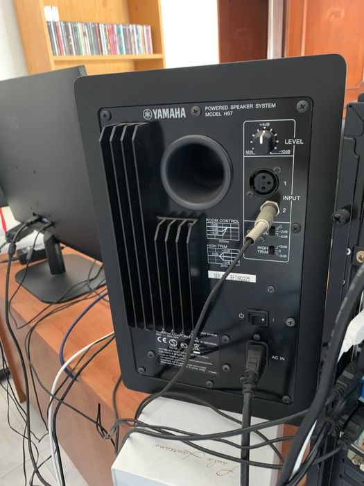Par de Monitor de Estudio - Yamaha HS7 em perfeito estado