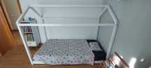 Cama de criança estilo Montessori