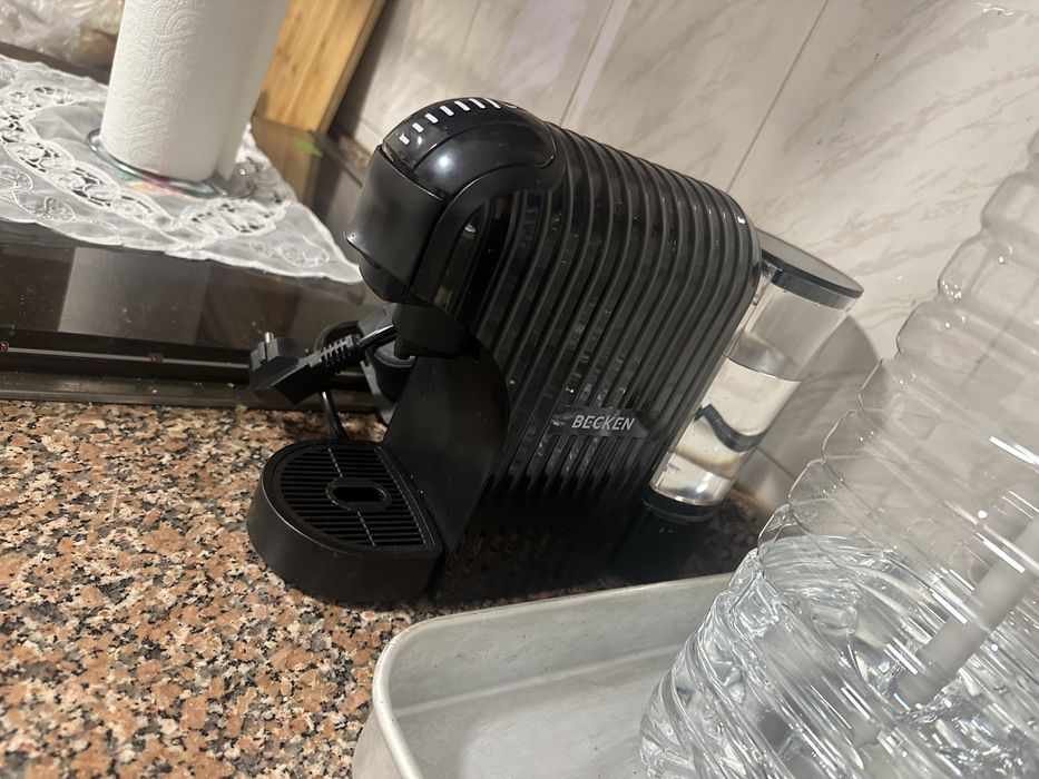 Maquina do cafe nova usada so uma semana