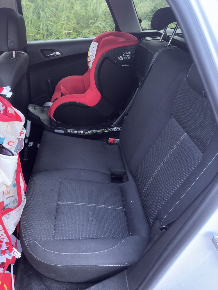 Opel Astra J 2015 rok 1,6 diesel