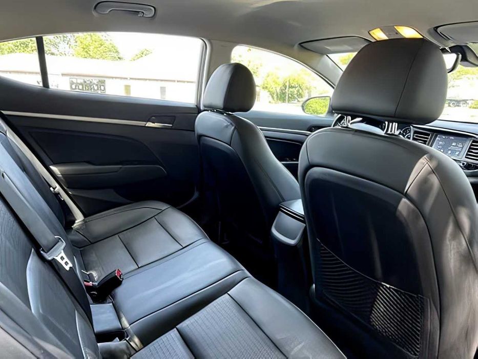 Hyundai Elantra      2020