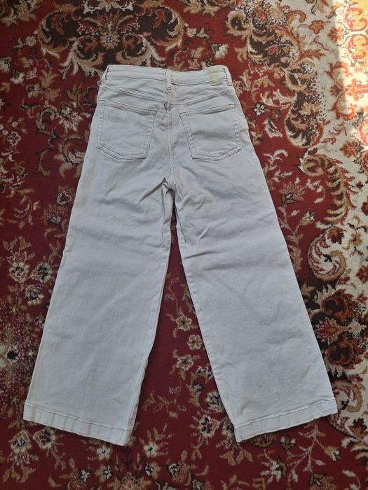 spodnie z szeroką nogawką i wysokim stanem