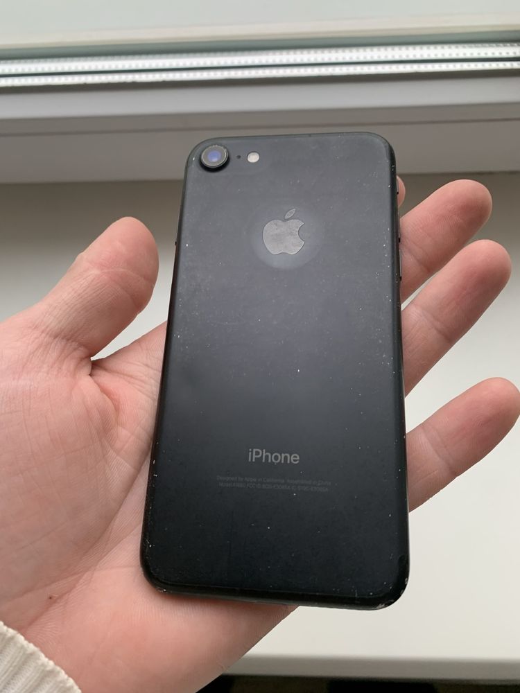 Продам Iphone 7 128 black