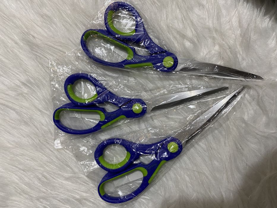 Nożyczki nowe Lyreco