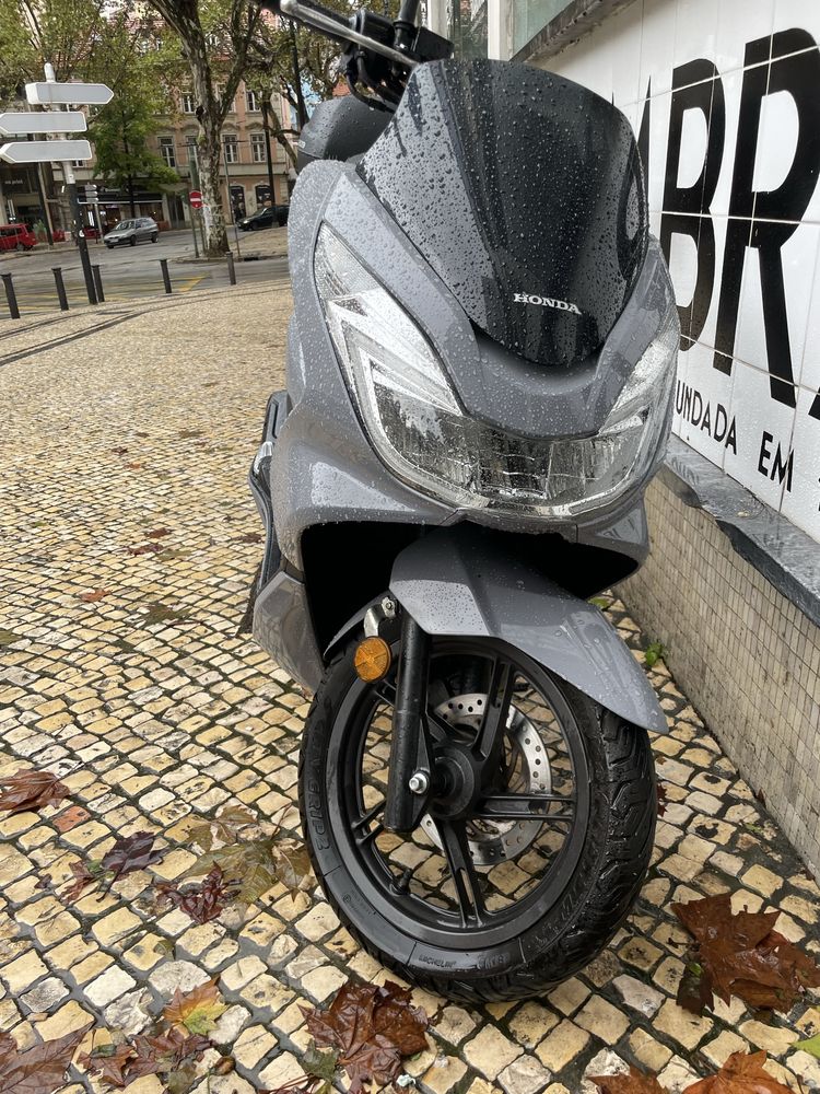 Honda Pcx 125cc.