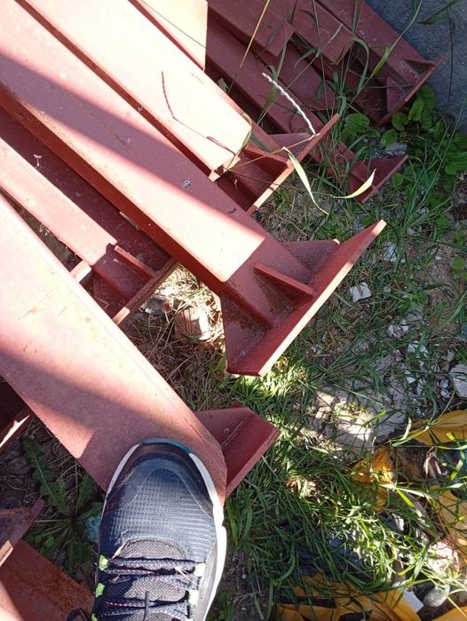 Продам профилированные трубы, со скидкой на 20% от чен на металобаза