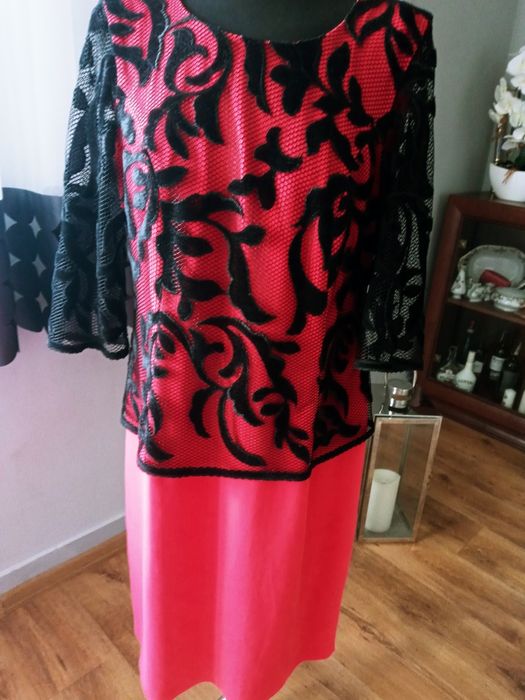 Ssukienka prosta wizytowa czetwono czarna 42