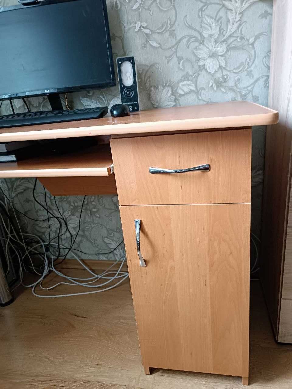 Стіл комп'ютерний письмовий, компьютерный стол 110*60 см