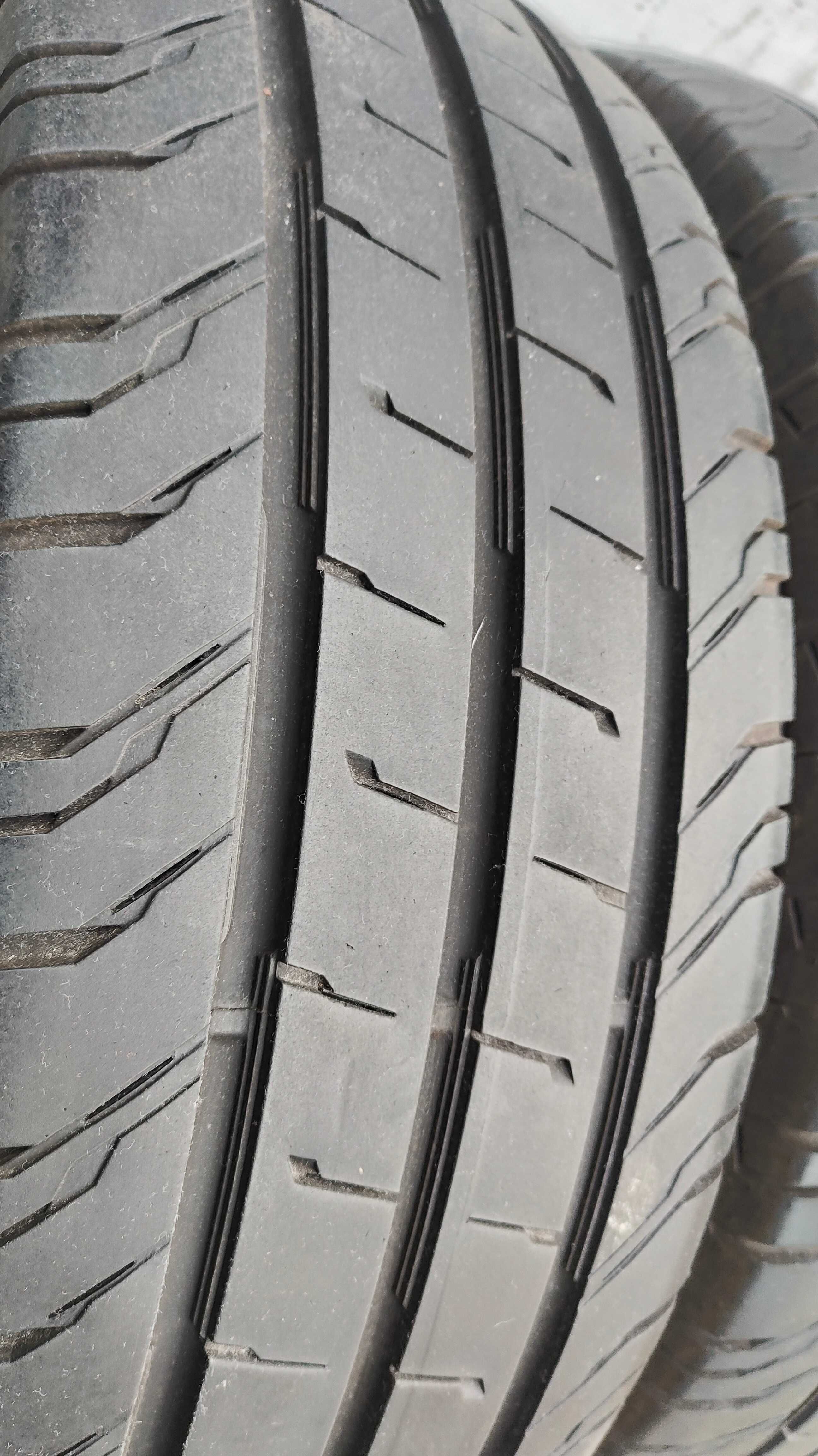 Opony Letnie 235/65/16C Continental 4szt 8mm 2022r 121/119r