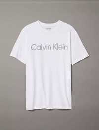 Продам чоловічу футболку Calvin Klein