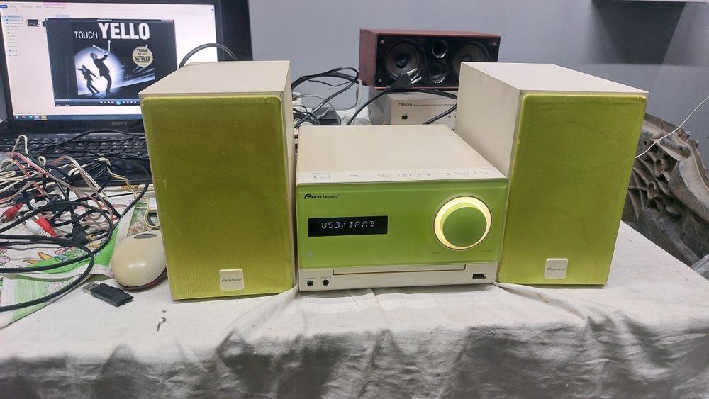 Мініцентр Pioneer USB bluetooth CD AUX FM