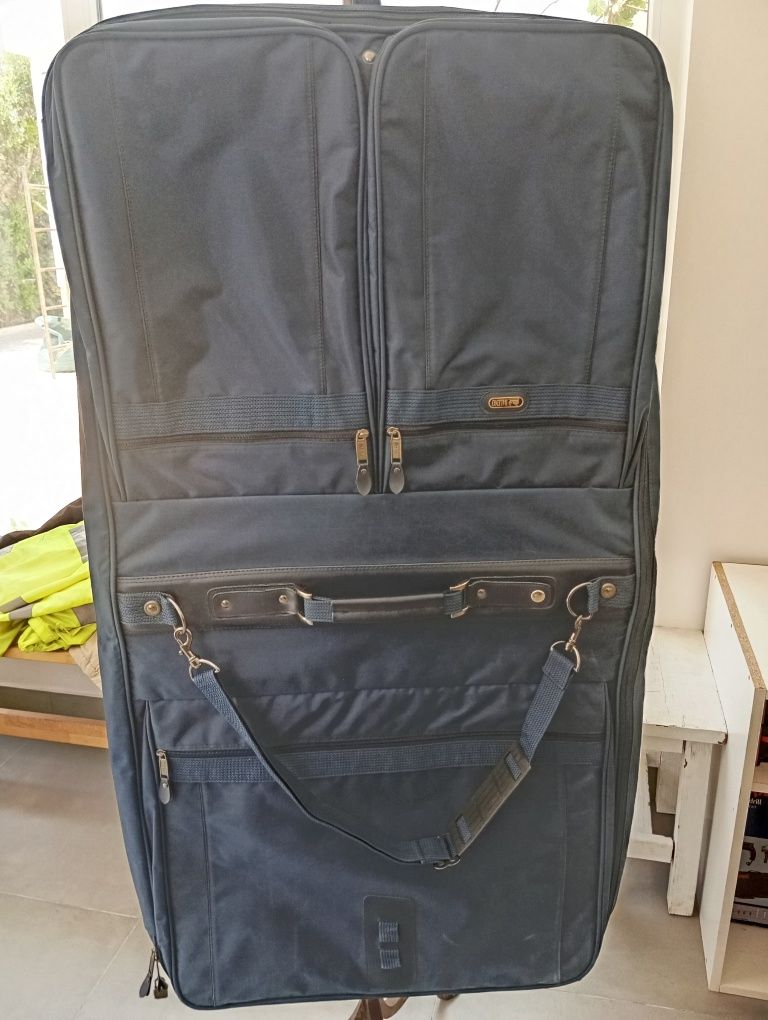 Porta-fatos Baleno