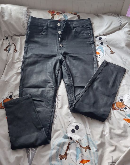 Czarne elastyczne spodnie rozm. 40 Diverse