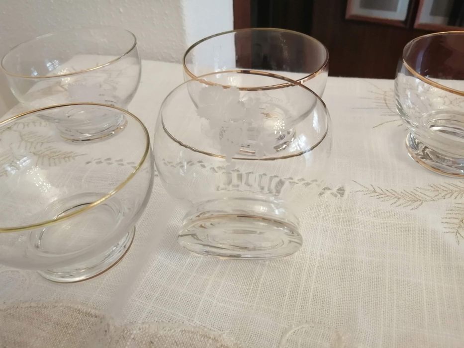 5 Taças de Fruta de 6 cm de altura com dourado