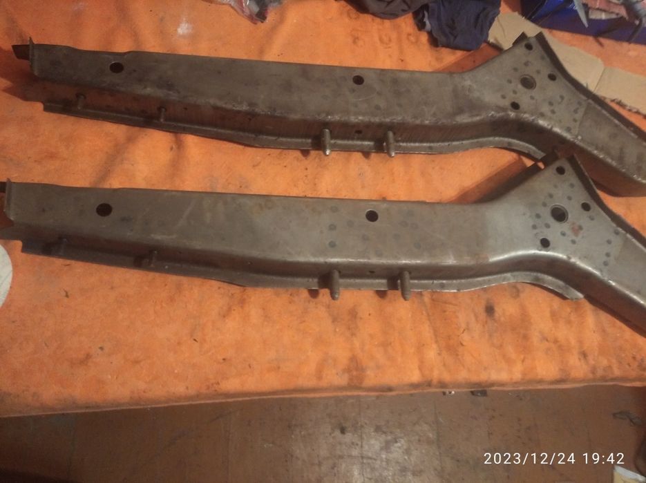 Лонжерон передний ваз 2101-2107 правий