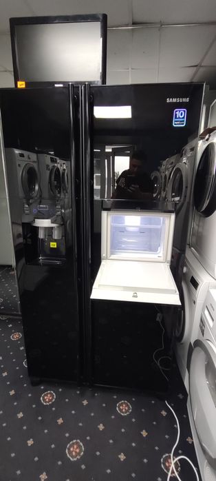 Холодильник Samsung side by side Чорне скло