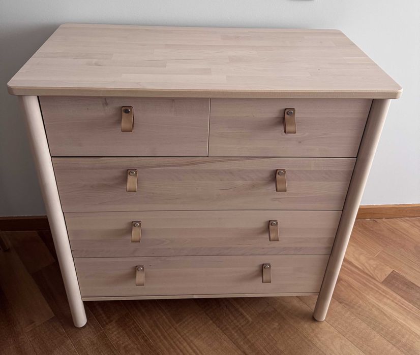 Cómoda c/5 gavetas, 90x90 cm e 2 Mesas de cabeceira, 48x38 cm