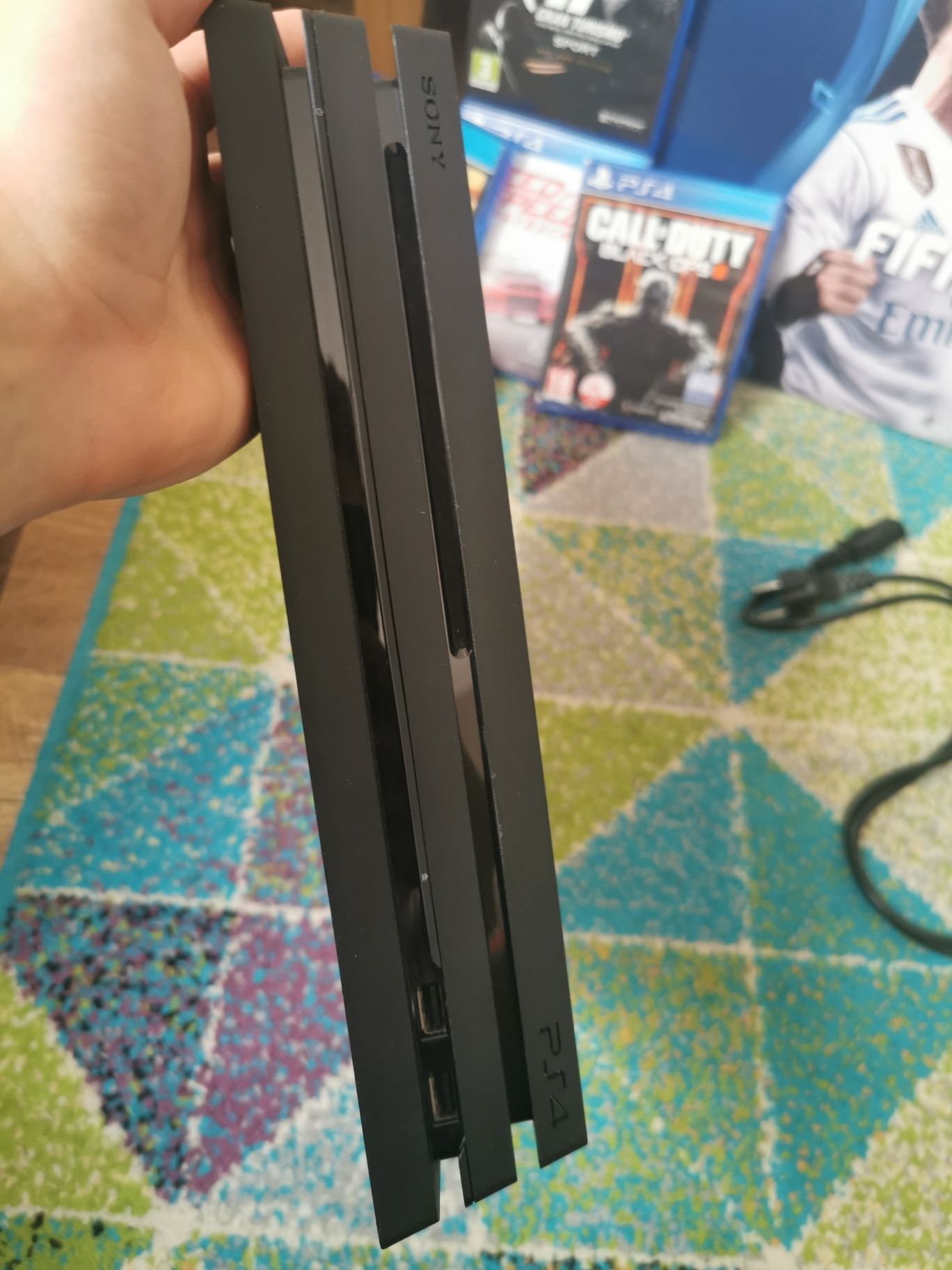 Ps 4 pro 1 Tb +3 pady