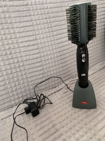 Elektryczna szczotka do modelowania włosów