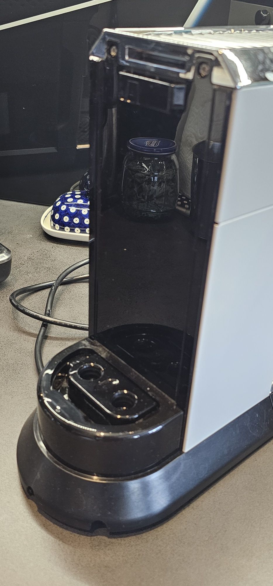 ekspres do kawy DeLonghi EC685W
