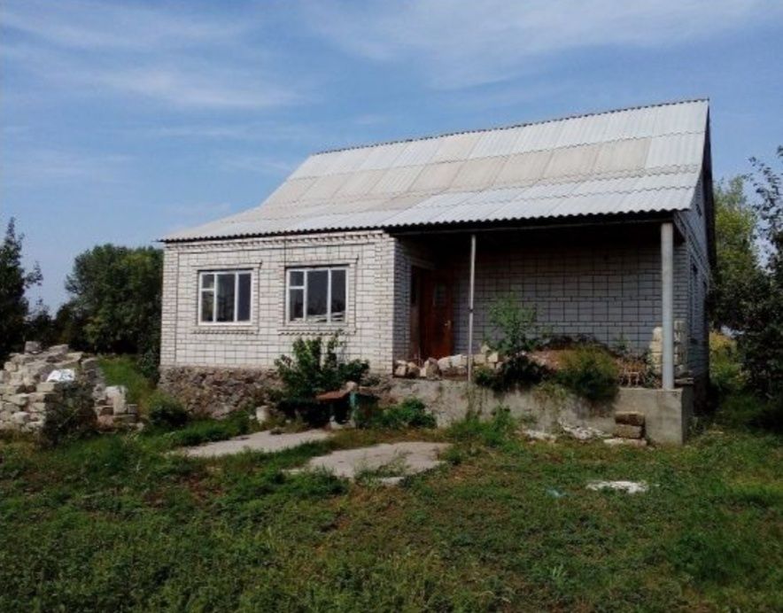 Продам недостроенный дом,2000 г постройки ,с грубой