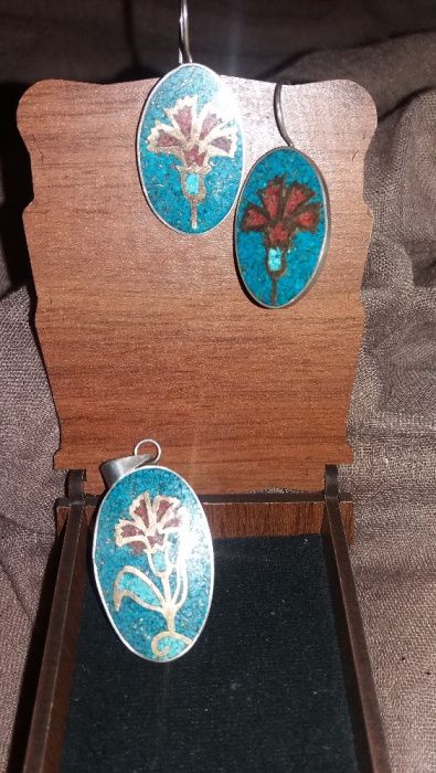 Продам комплект серьги+кулон,серебро+натуральные камни,экв.100$