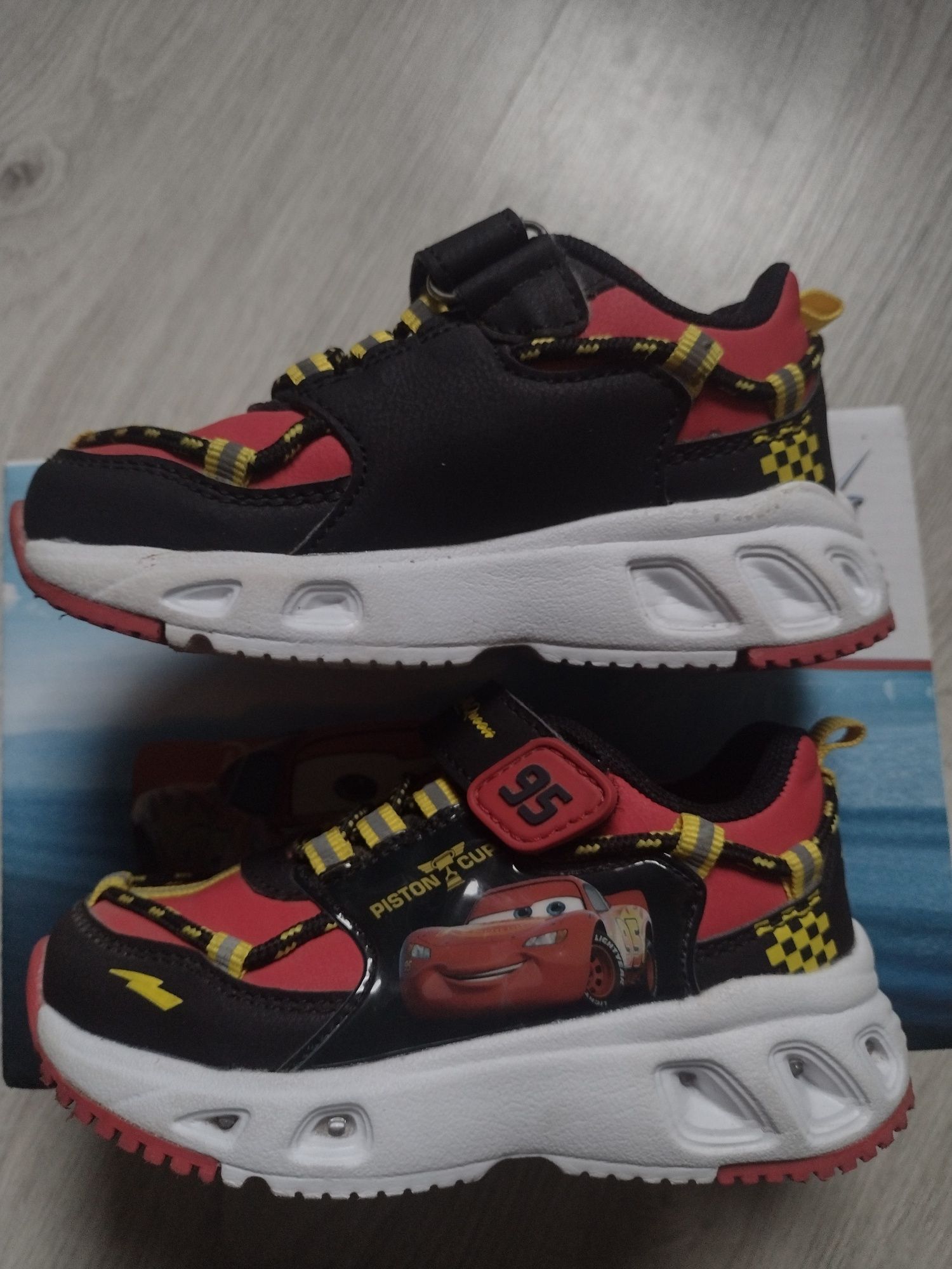 Buty sportowe sneakersy chłopięce Disney Pixar Cars