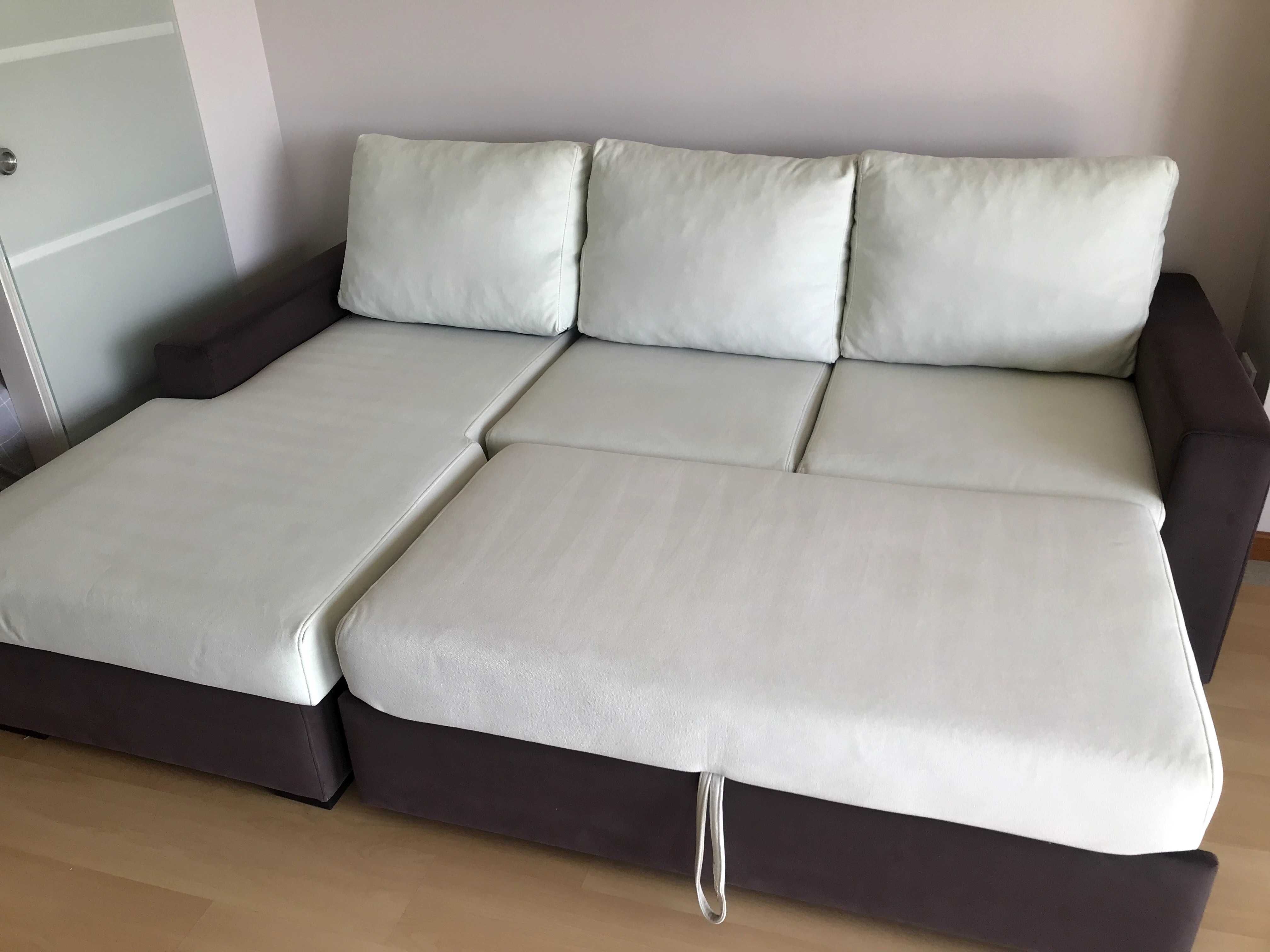 Sofá-cama 3 lugares com baú – como novo!
