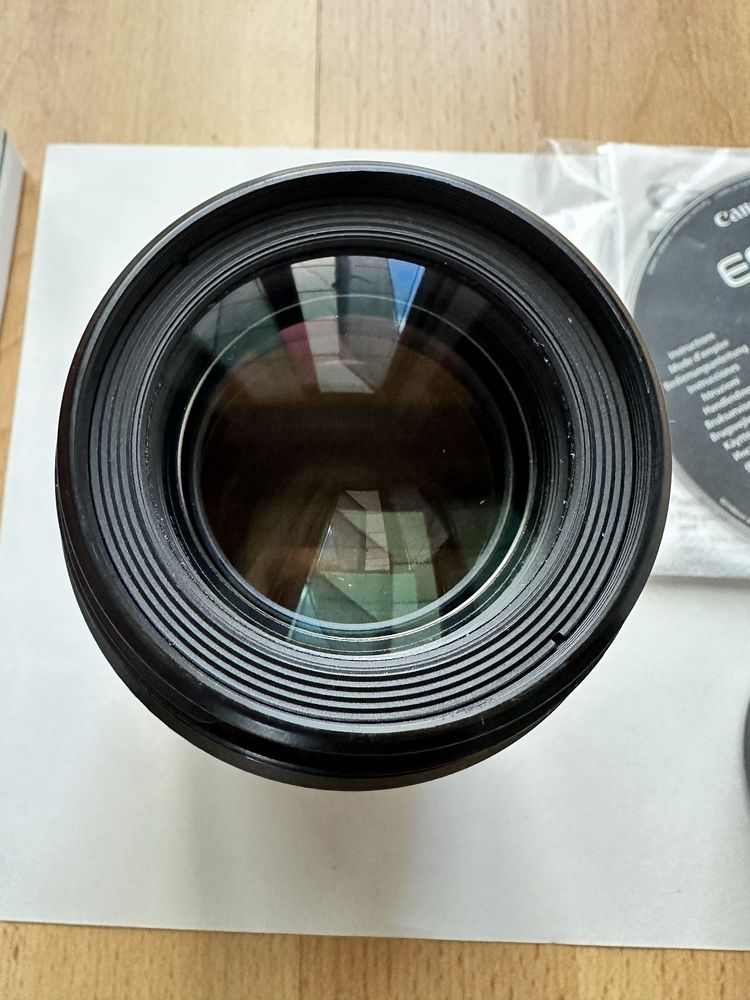 Canon 100mm f/2.8 macro USM z pudelkiem