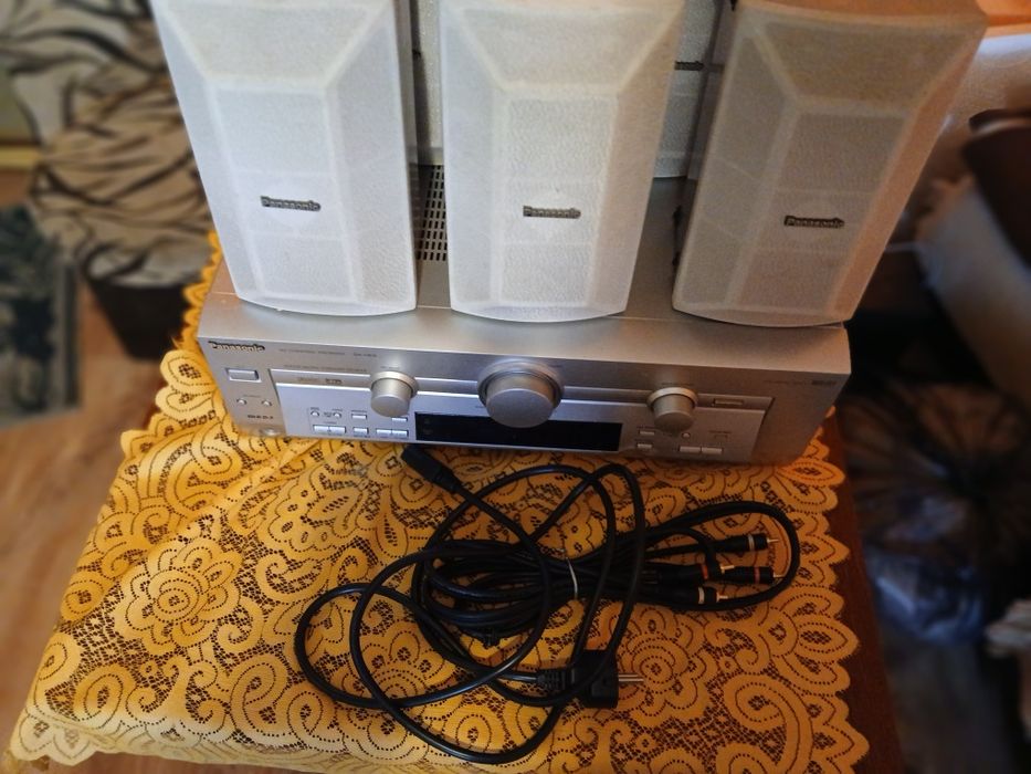 Panasonic Amplituner-kino domowe,5 głośników+subwoofer+DVD.