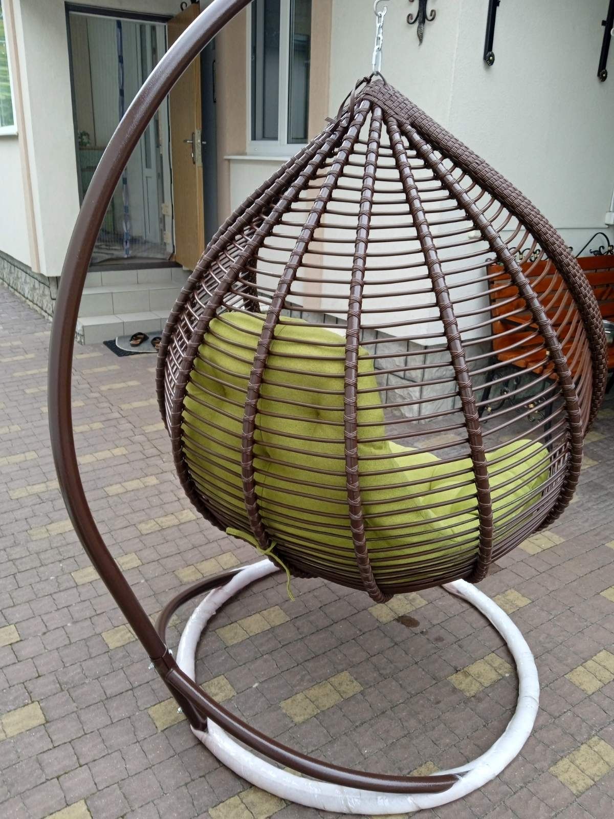 Кокон качалка коричневий