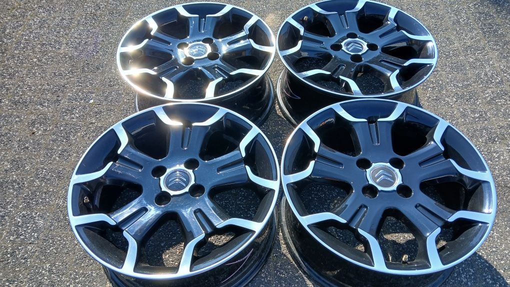 17" Citroen 4x108  7j et25 C3 C4 DS3 DS4 DS5  +215/45/17