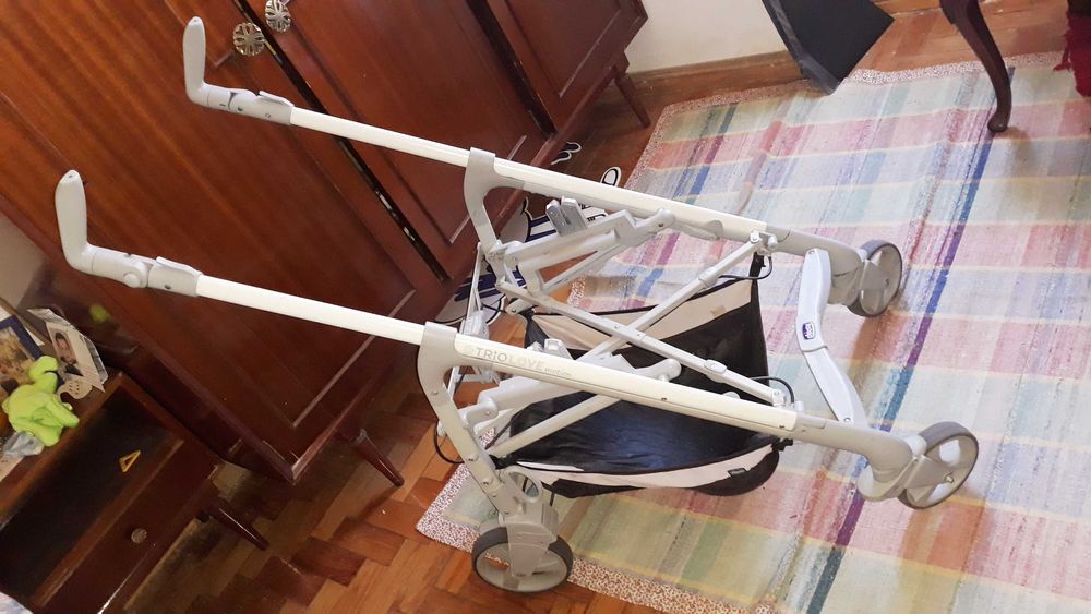 Trio Chicco Carrinho de bébe, alcofa e ovo