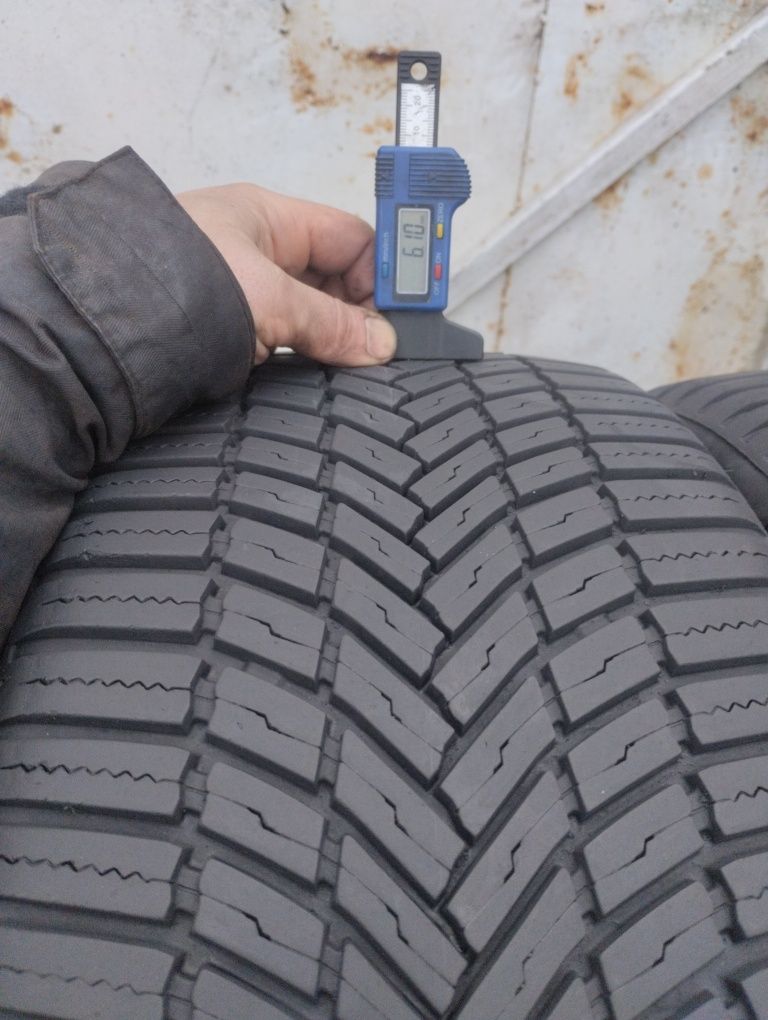 Шини всесезонні б.в. 225/40/18 Bridgestone weather control 23рік