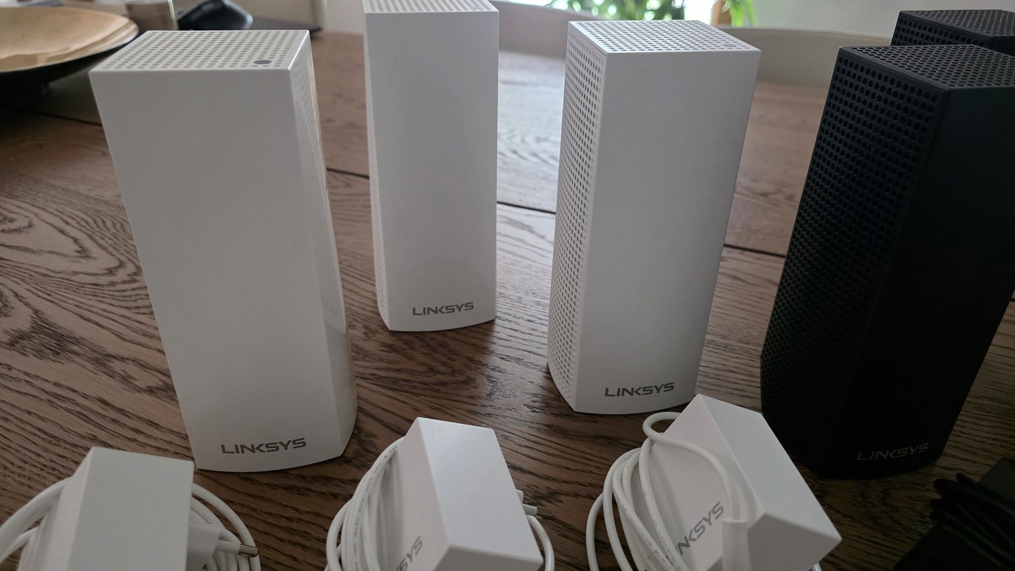 Vendo 6 nós Linksys Velop, 
Routers Mesh Tri-Band (2.4Ghz, 5Gh