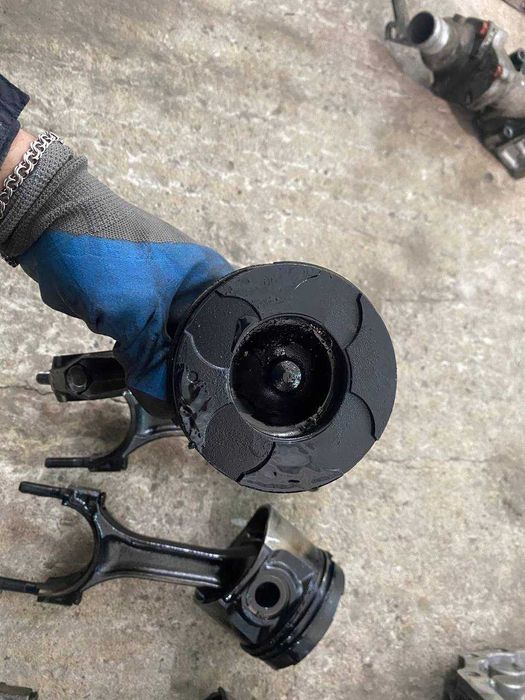 Поршні Поршень Поршня на Mitsubishi L200 IV пок. від 2006р.