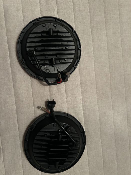 Par de Faróis Led  de 7 polegadas para vários jipes / Carrinhas