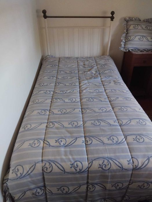 Cama de ferro solteiro com colchão