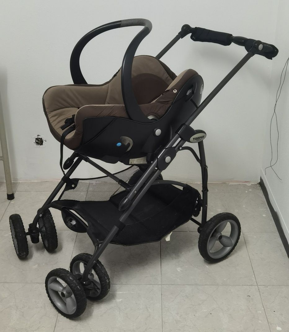 Carrinho de Bebé Ovo com maleta