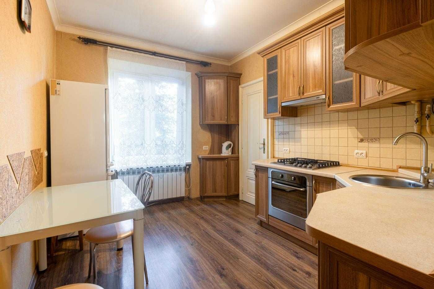 Продаж 2кім квартири з ремонтом в центральній частині по вул Київська
