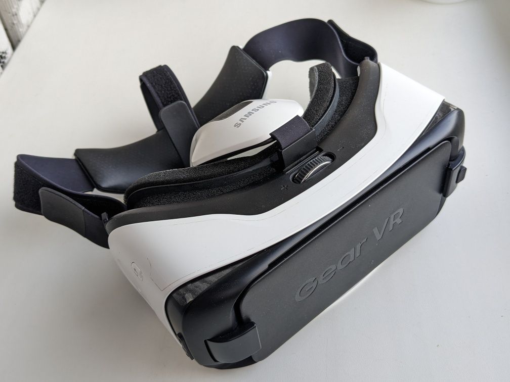 Окуляри Samsung Gear VR для Galaxy S6, S7