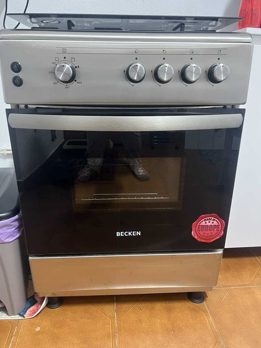 Fogão BECKEN com garantia, mal foi usado
